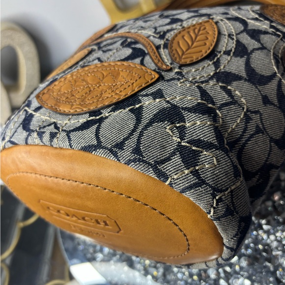 Coach 2007 Bleecker Denim Floral Appliqué Whiskey Leather Flower Bag EUC - Picture 11 of 16